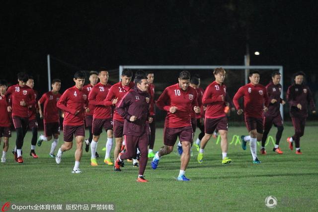 国产j8又粗又硬又大又爽小说