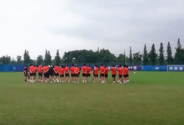 老师的大奶子